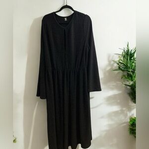 4xl Black Dress